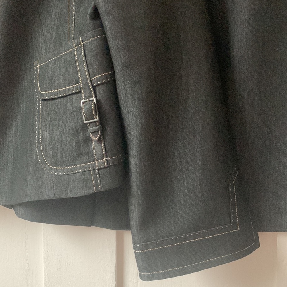 Albert Nipon Skirt Suit In Charcoal Gray. Size 10. - image 2